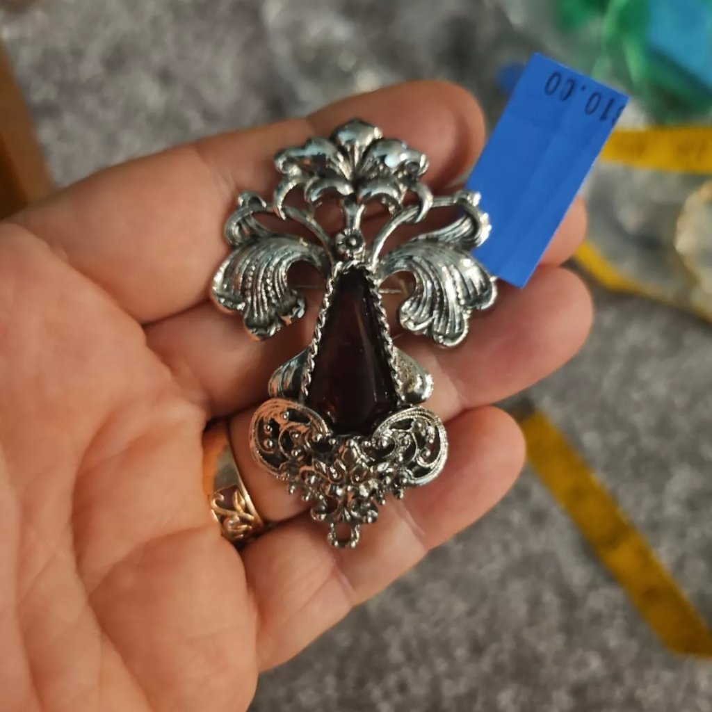 Whiting And Davis Silvertone Purple Stoned Brooch 49$